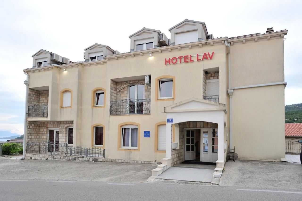 נאום Hotel Lav מראה חיצוני תמונה