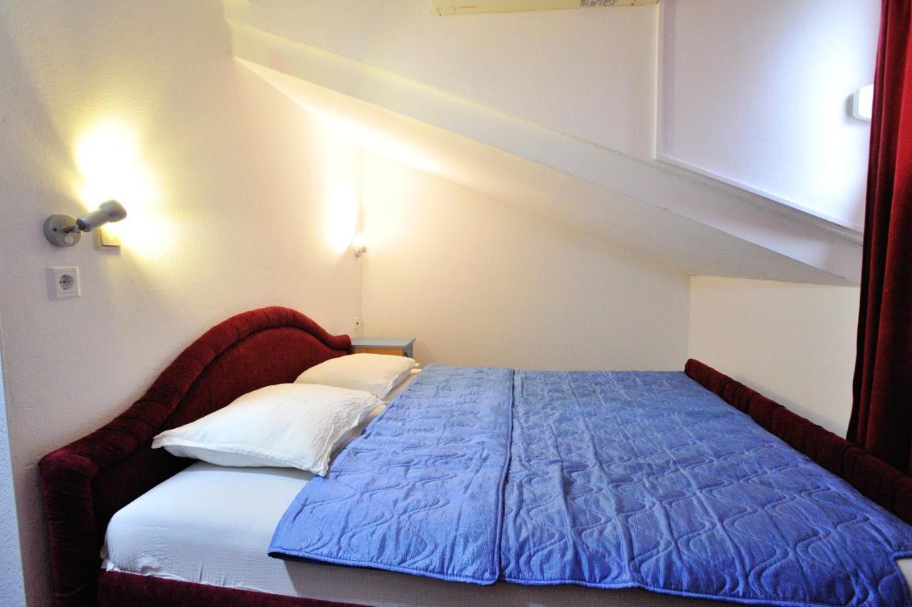 נאום Hotel Lav מראה חיצוני תמונה