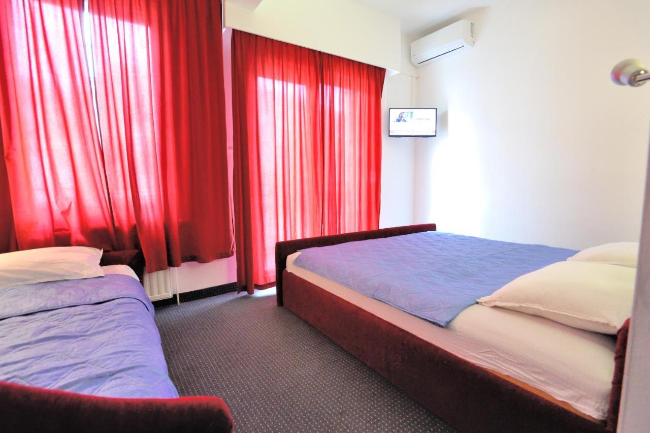 נאום Hotel Lav מראה חיצוני תמונה
