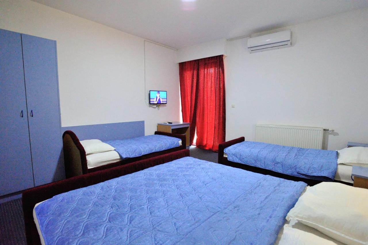 נאום Hotel Lav מראה חיצוני תמונה