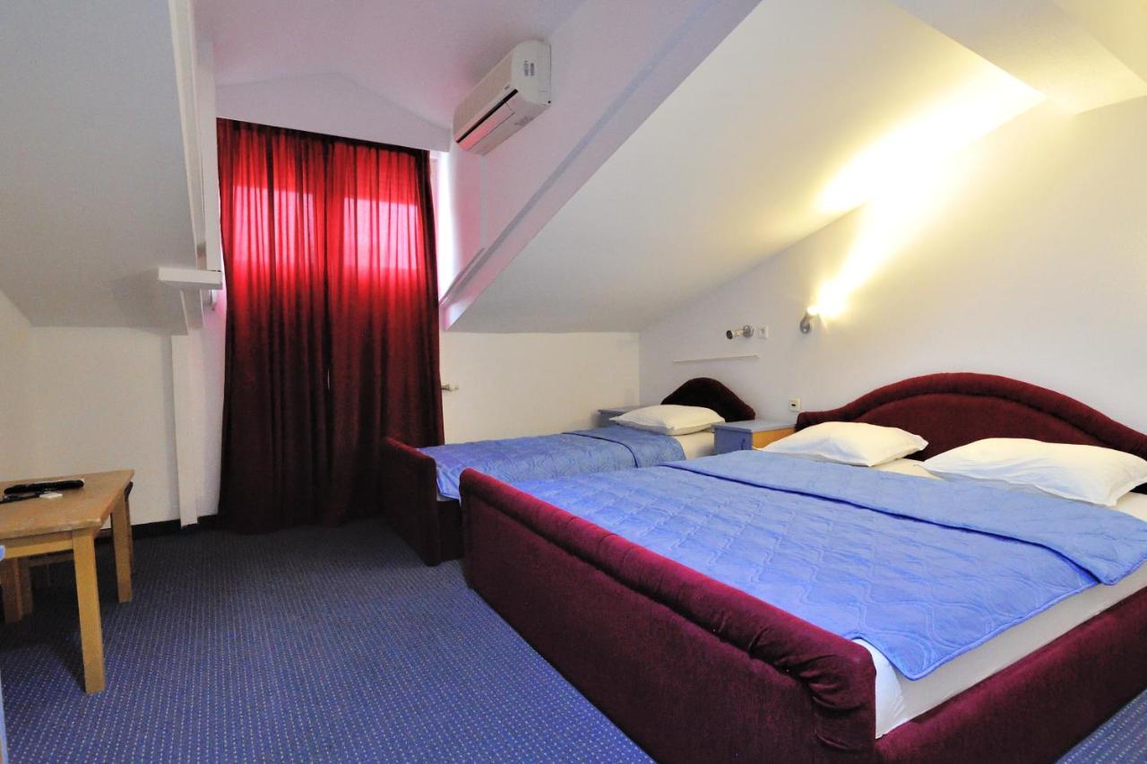 נאום Hotel Lav מראה חיצוני תמונה