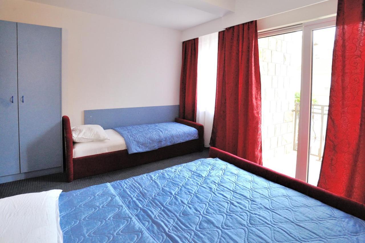 נאום Hotel Lav מראה חיצוני תמונה