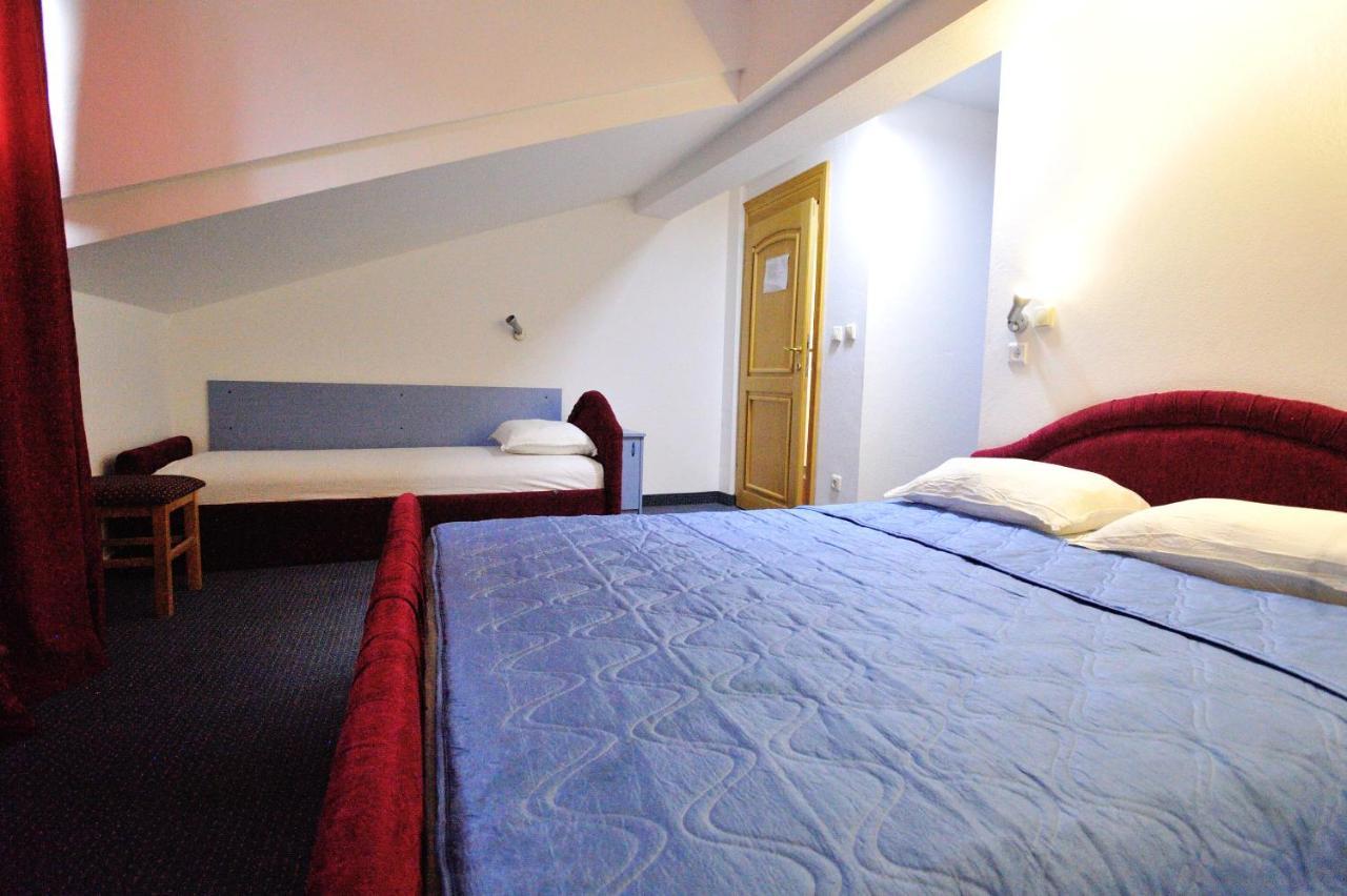 נאום Hotel Lav מראה חיצוני תמונה