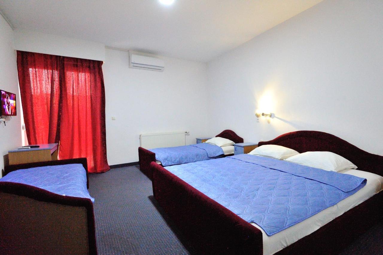 נאום Hotel Lav מראה חיצוני תמונה